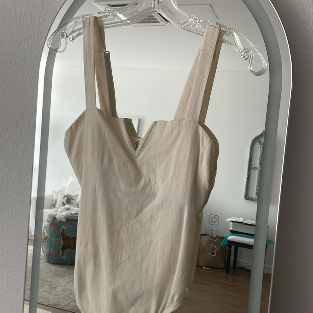 ✨Free people Cream V-Neck Bodysuit✨ - Picture 2 of 4
